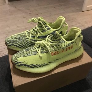 Yeezy 350 Semi Frozen